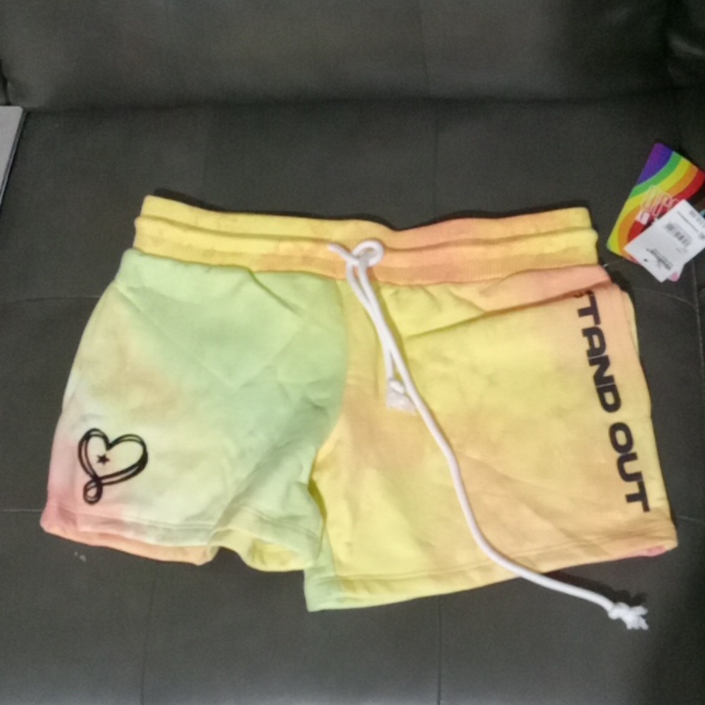 Shorts - Picture 1 of 5